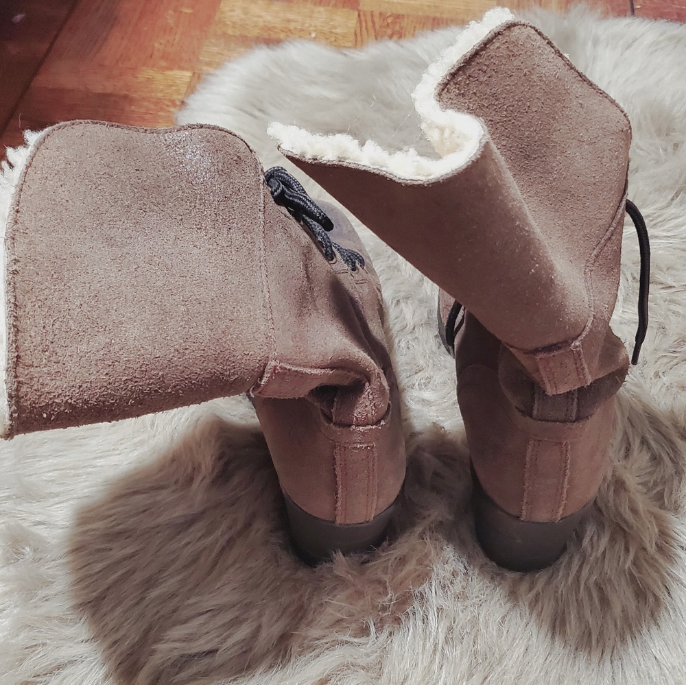 UGG Brown Suede Shearling Lace Up Boots- Size 8 - Picture 5 of 8